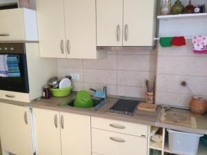 Apartma Aškerčeva