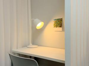 31Hongdae Station Area, Yeonnam, Hongdae Street, 15 Minutes from Itaewon, Single Accommodation, Fully Furnished