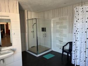 Rühige Wohnung mit 4 Schlafzimmer und Kamin