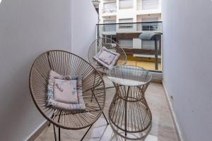 Chic Studio, Balcony & Digital Code in Quartier des Hôpitaux