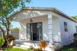 Mangrove Family Lodge