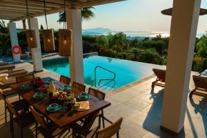 Sunset Hill Villa Rhodes