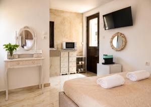 Helios Cave Suite