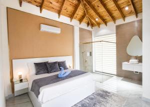 Refugio de Montaña en Blanco Bonao - Piscina y Jacuzzis Climatizados