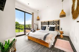 TH5 Peaceful Surf Retreat Walk to Beach and Town