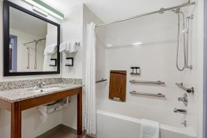 Garner Hotel Warren Northwest by IHG