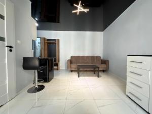 Zelwerowicza Central Studio by BookingHost
