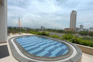 Apartment with Han River View Balcony