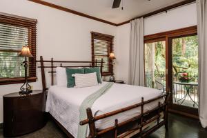 ESQ8 Elegant 3BR Villa Langosta Beach Club Access, Pool and Walk to Beach