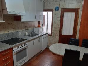 GV APARTAMENTO, 3 DORM, 2 BAÑOS, 100 metros playa
