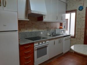 GV APARTAMENTO, 3 DORM, 2 BAÑOS, 100 metros playa