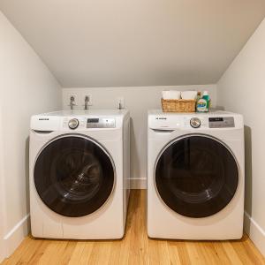 Private 1BR1BD,Apt Near High Falls, TV, Kitchen