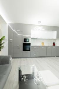 RICH 6 Apartment