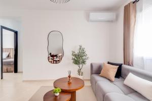 Cozy and modern beachfront apartment