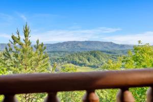 Old Hickory Timeless Charm, Stunning Views