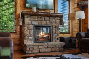 Old Hickory Timeless Charm, Stunning Views