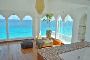 Amaizing Pent House on the Beach