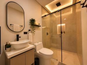 New modern loft in Laureles with WiFi and a large window