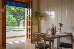 Blue Windows House - from Vesuvio to Pompei