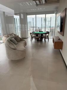 Equipetrol Suite Lujo Uptown Drei v