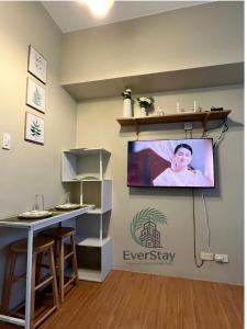 EverStay Cozy Studio in Terraces Tradizo Imus