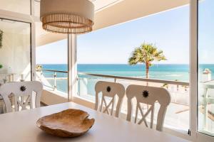 Apartamento de lujo en la playa con vista al mar
