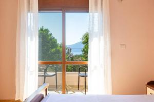 Radhima Res 112 - Double Room, Sea View