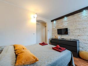 Bra i Premium Apartments with Outdoor Pool and Sauna - Studio Apartment with Balcony