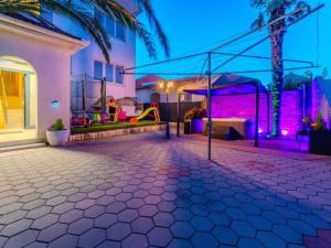 Bra i Premium Apartments with Outdoor Pool and Sauna - Studio Apartment with Balcony