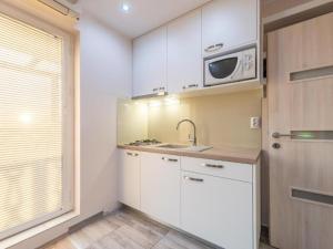 Bra i Premium Apartments with Outdoor Pool and Sauna - Two Bedroom Apartment with Balcony