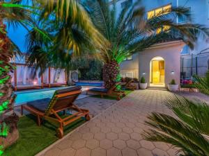 Bra i Premium Apartments with Outdoor Pool and Sauna - Obe Bedroom Apartment with Balcony