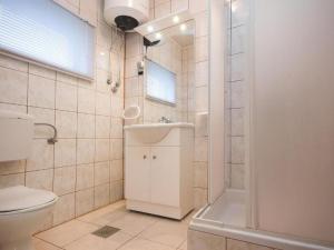 Bra i Premium Apartments with Outdoor Pool and Sauna - Obe Bedroom Apartment with Balcony