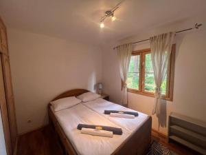 Holiday home with private garden, close to the sea