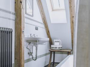 Riverside Flat for Two Guests