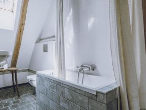 Riverside Flat for Two Guests
