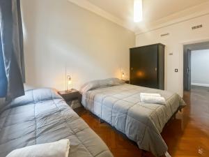 Ayres Suites Alsina 543