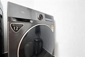 Bright 2BR - Pool, Gym & Rooftop Garden, Phuket Town Center