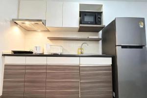Bright 2BR - Pool, Gym & Rooftop Garden, Phuket Town Center