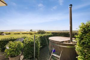 Stunning Sea Views Wood-Fired Hot Tub Nature