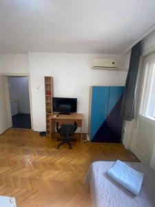 ROOM in CENTAR with SHARED BATHROOM and KITCHEN