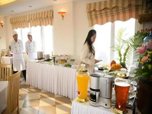 New Moon Hotel