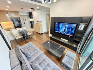 Hommit - Căn hộ 3 Phòng Ngủ View Hồ, Netflix - Tòa Masteri B, Vinhomes Smart City