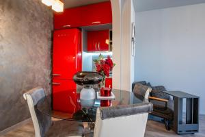 Roses Luxury Central Apartment