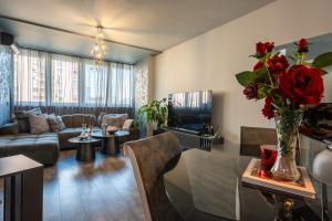 Roses Luxury Central Apartment