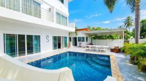 The S Pool Villa