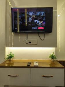 Casa Serene A Peaceful Couples Stay & Office Nook