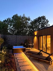 Glamping Pod Hazmburkem