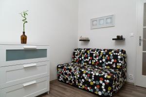 Amazing View Flat - Metro, Trams, Lively Location