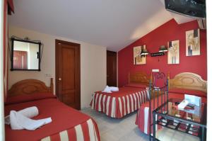 Triple Room room in Hostal la Fuente