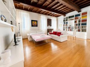 Leonina Luxury Euroform
